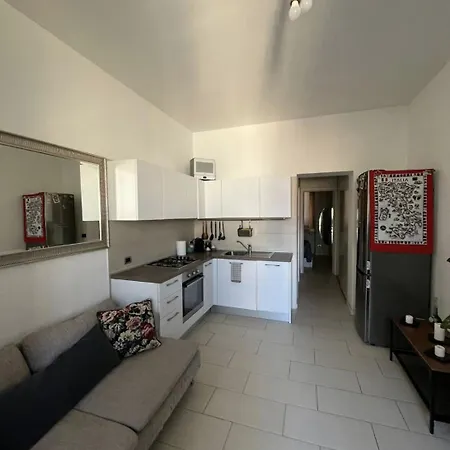 Entire House - Cute And Modern Flat, Very Well Connected To The Center Apartment