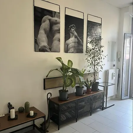 Apartment Entire House - Cute And Modern Flat, Very Well Connected To The Center